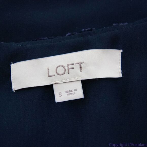 Loft flutter-sleeve navy blue top with dots keyhole back, women size S - Picture 11 of 16